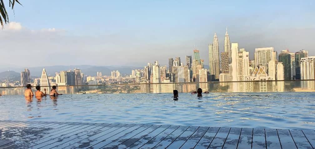 Regalia Suites With Infinity Pool Klcc By Staycation Homes Kuala Lumpur Exteriér fotografie