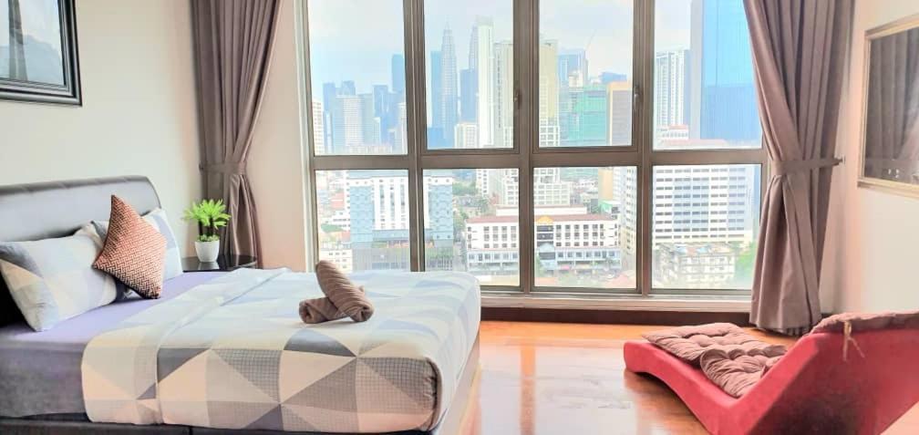 Regalia Suites With Infinity Pool Klcc By Staycation Homes Kuala Lumpur Exteriér fotografie